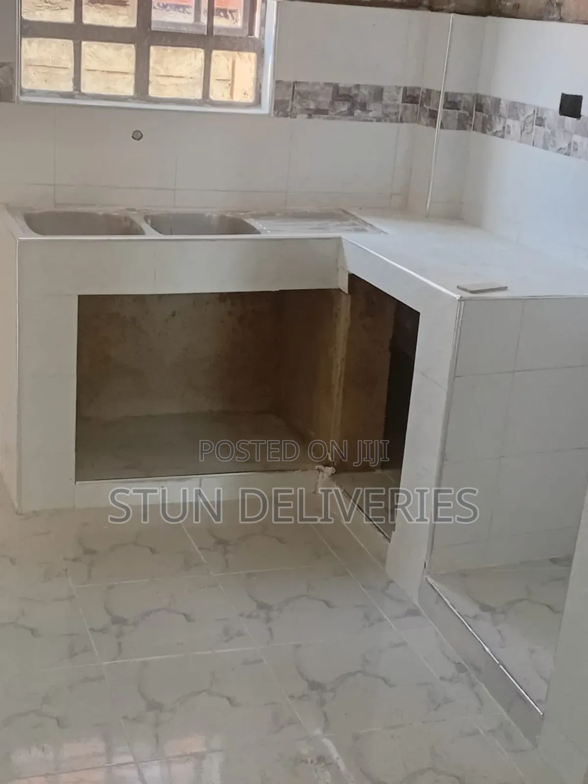 Tiles, Painter