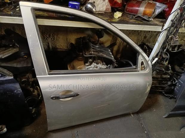 Door Nissan March 