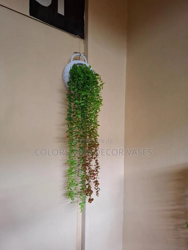 Vase With 2 Long Vines