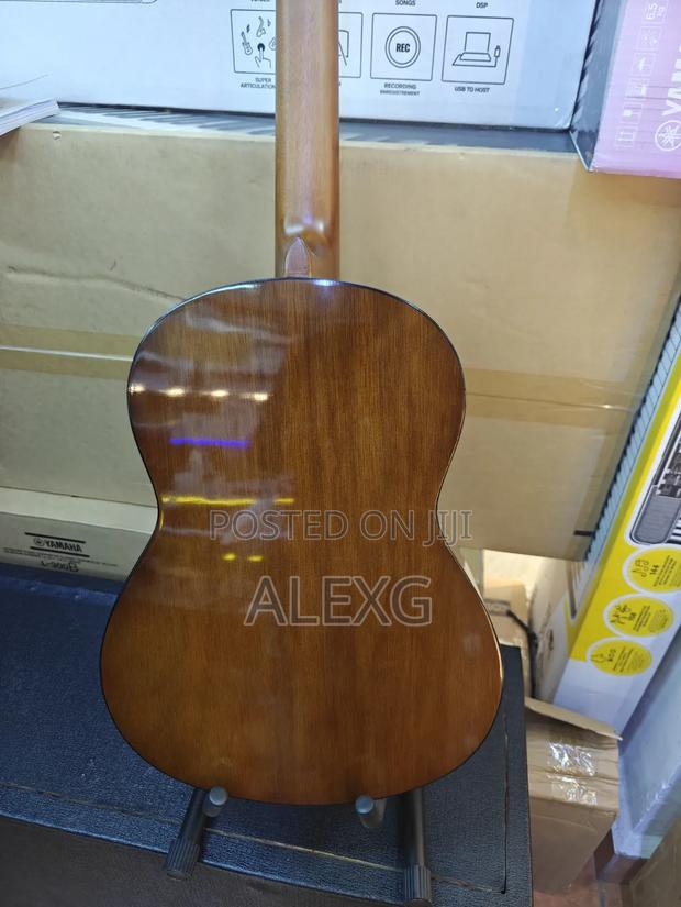 Yamaha Classic Guitar C40 - thumbnail 4