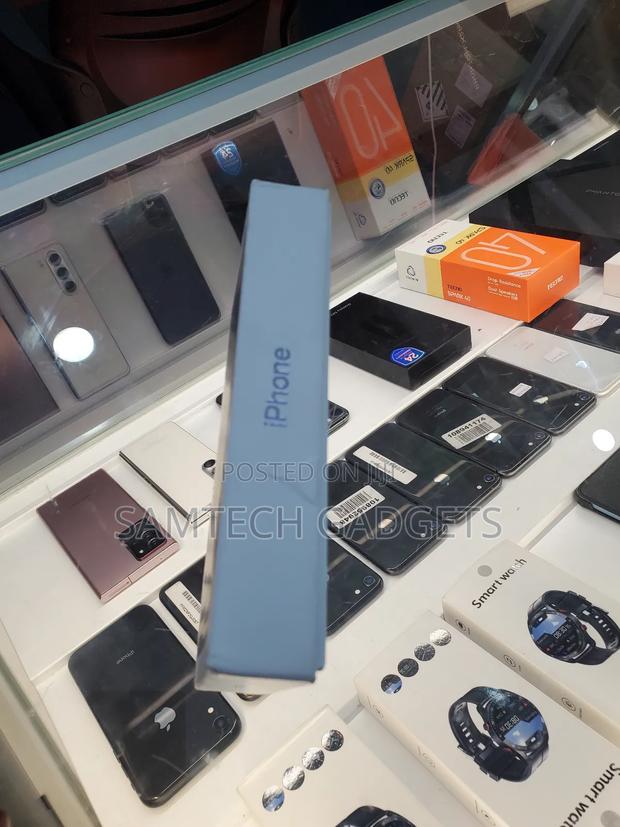 New Apple iPhone 15 Pro Max 256 GB Silver - thumbnail 3