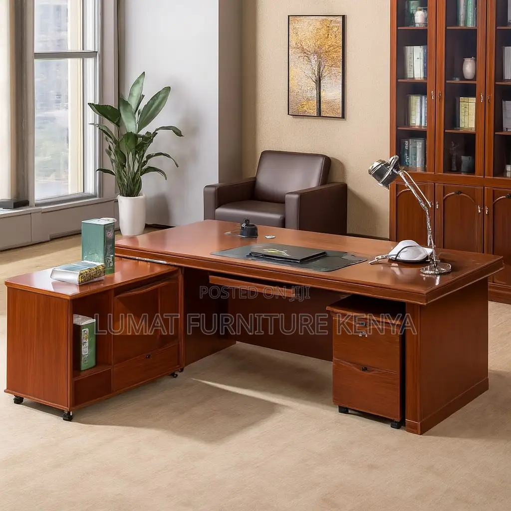 Spacious Executive Desk With Mobile Drawer Unit