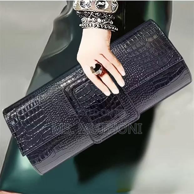 Women's Retro Crocodile Pattern Clutch Bag - main view