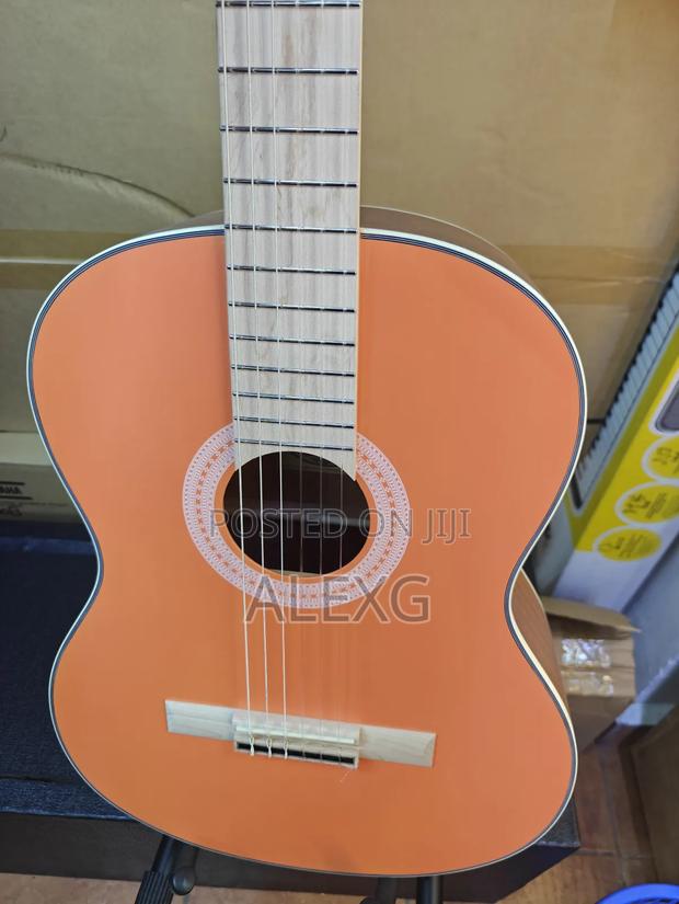 Chard Classic Guitar - thumbnail 3