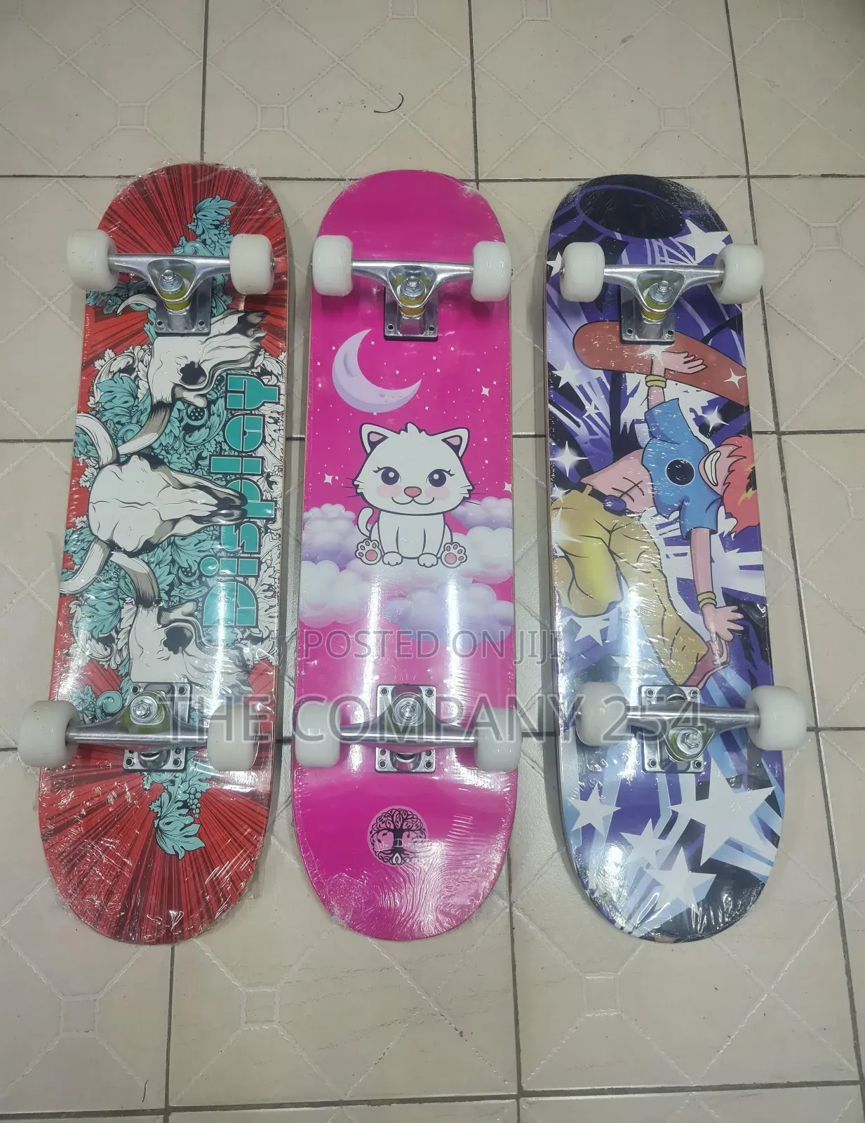 Large Sized Quality Durable Skatting Board With Graffit
