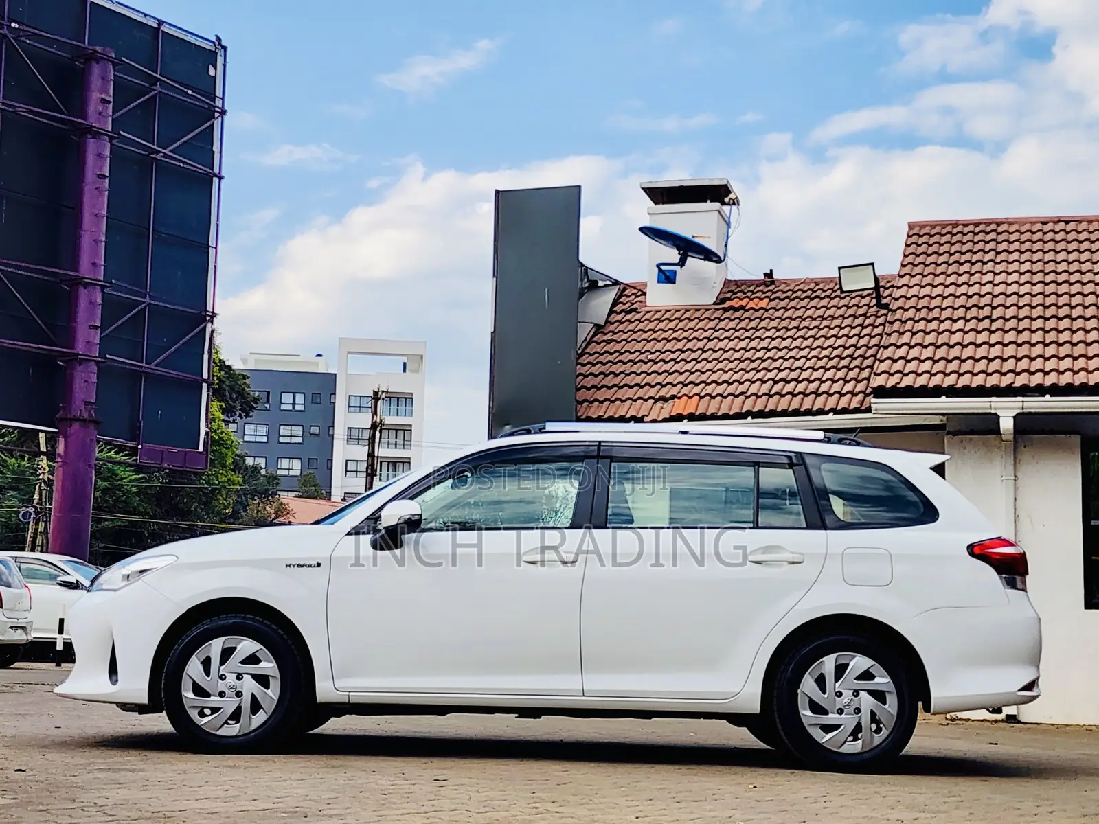 Toyota Corolla Fielder 1.5 Hybrid FWD 2018 White