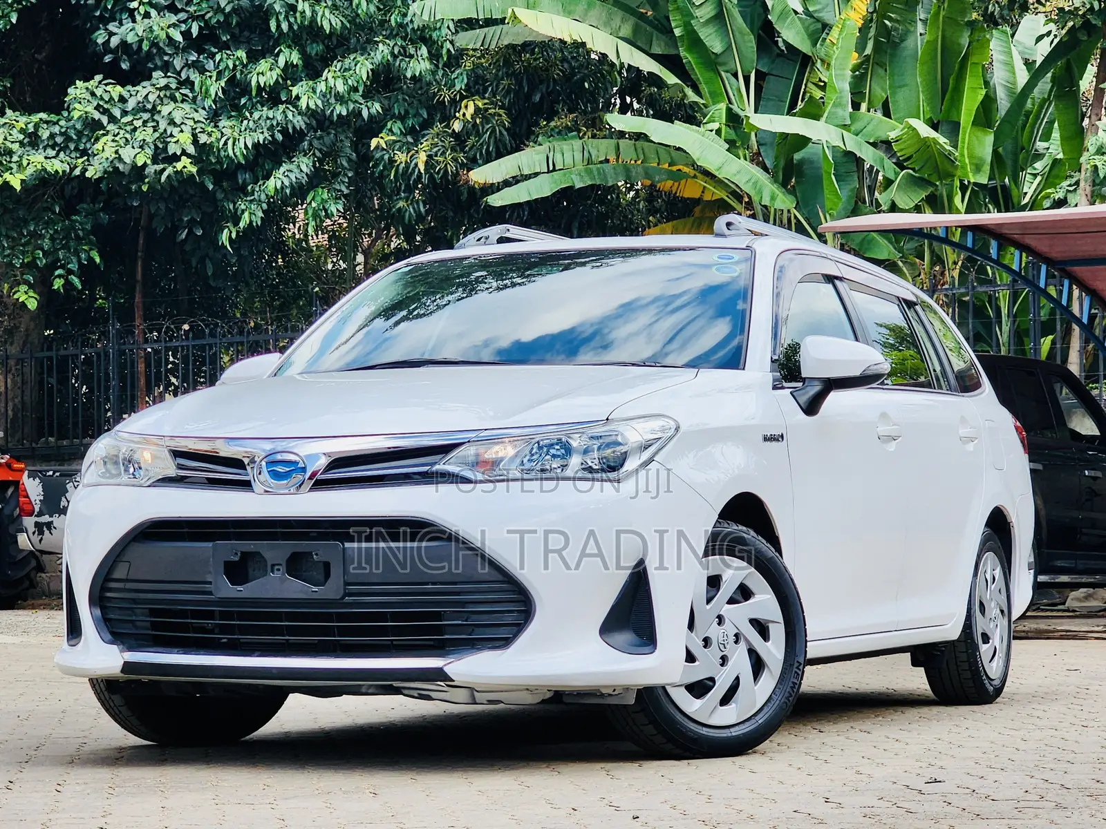 Toyota Corolla Fielder 1.5 Hybrid FWD 2018 White