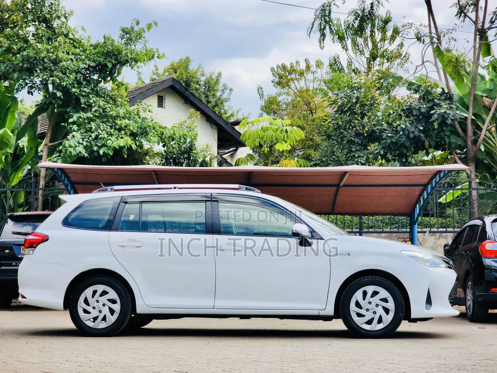 Toyota Corolla Fielder 1.5 Hybrid FWD 2018 White