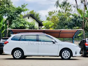 Toyota Corolla Fielder 1.5 Hybrid FWD 2018 White