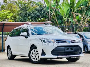 Toyota Corolla Fielder 1.5 Hybrid FWD 2019 White