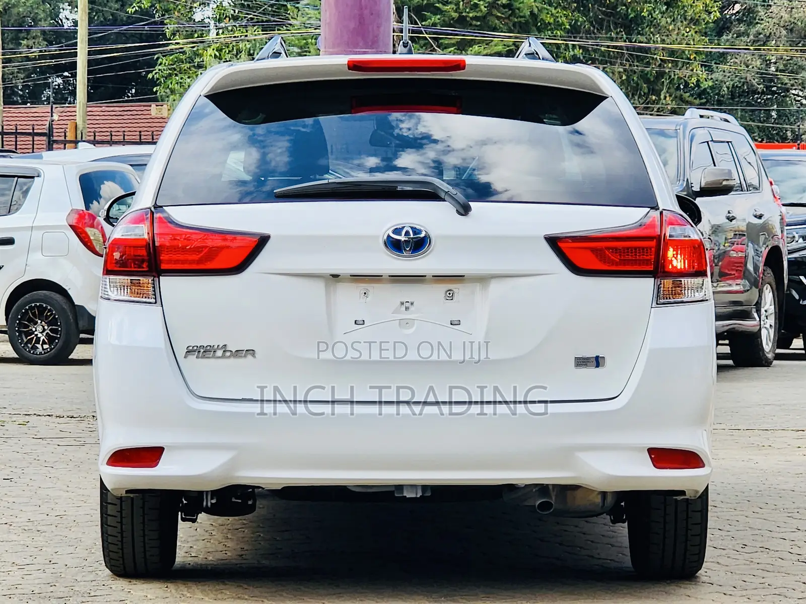 Toyota Corolla Fielder 1.5 Hybrid FWD 2018 White