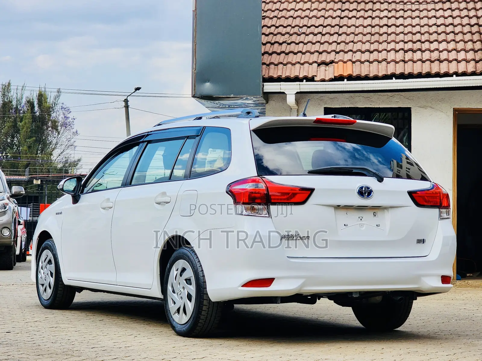 Toyota Corolla Fielder 1.5 Hybrid FWD 2018 White