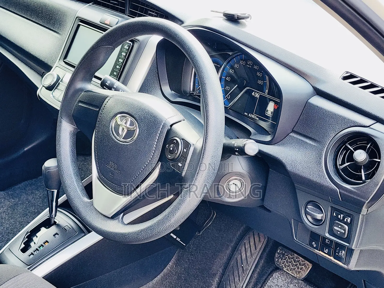 Toyota Corolla Fielder 1.5 Hybrid FWD 2018 White