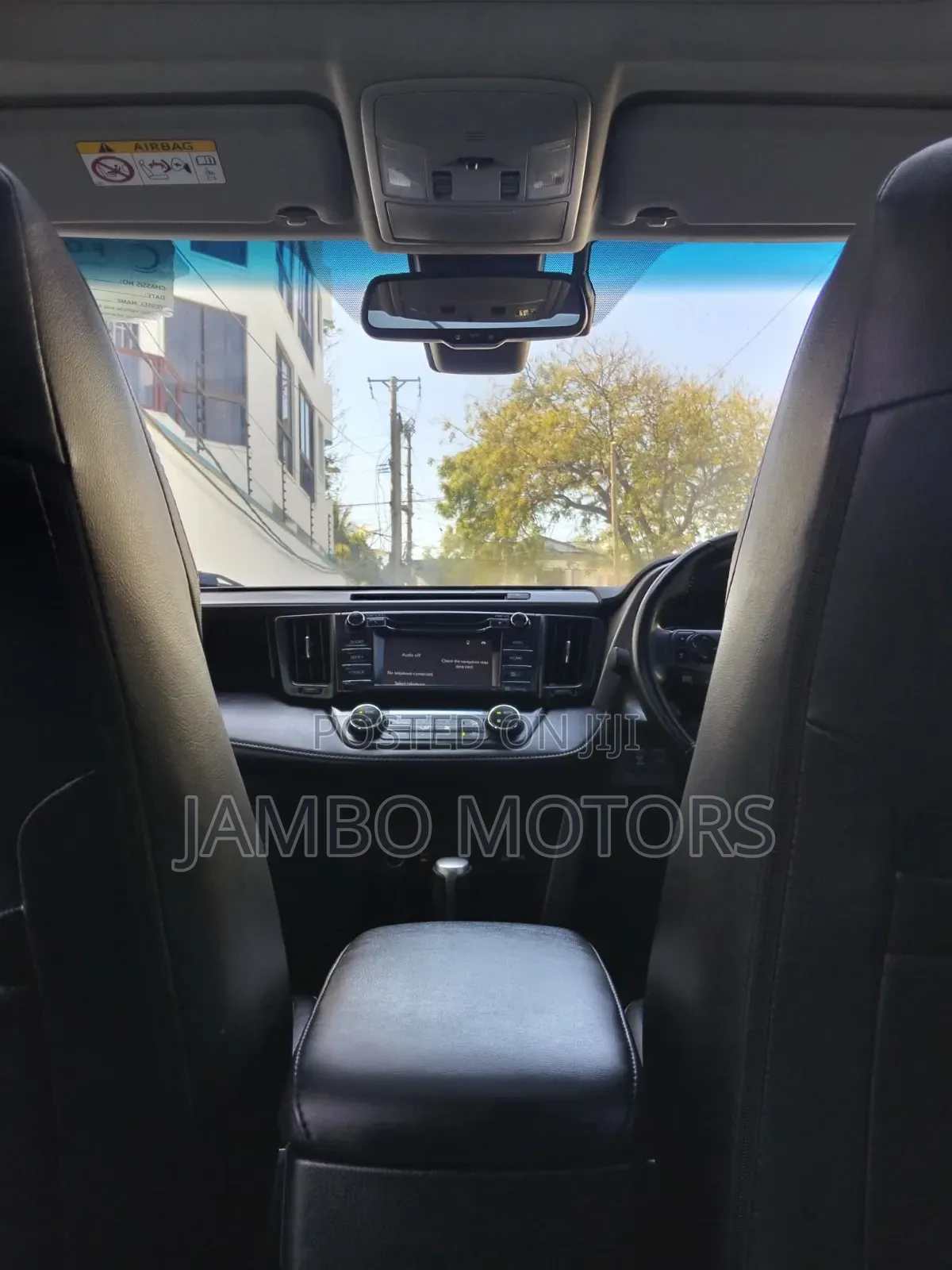 Toyota RAV4 LE 4dr SUV (2.5L 4cyl 6A) 2018 Gray