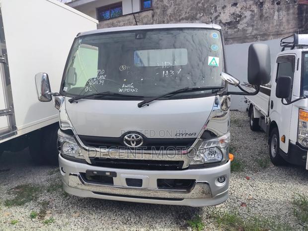 Toyota Dyna - main view