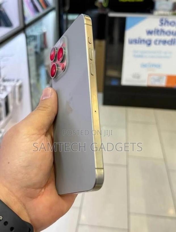 Apple iPhone 15 Pro 256 GB Silver - thumbnail 5