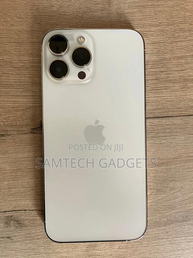 Apple iPhone 13 Pro Max 256 GB Gold - main view