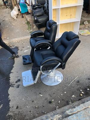 D Shaped Barber Chair With Discount Prices - thumbnail 2