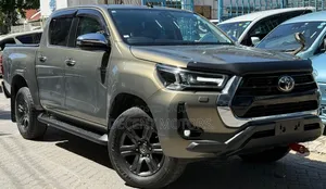 Toyota Hilux Revo Double Cab Deisel 2.4 AWD 2021 Green