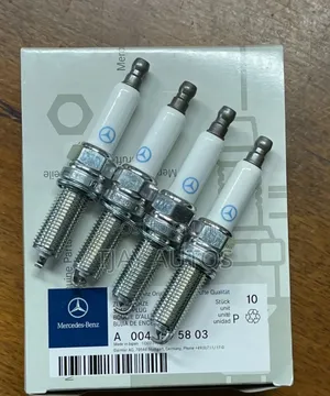 Original Set of 4 Spark Plugs for Mercedes W204 and W212 R172 M271 Cgi