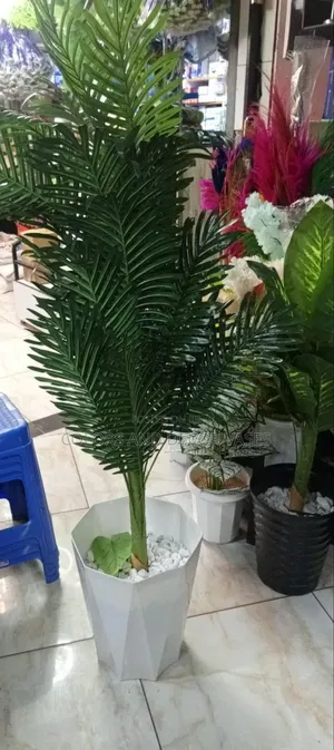 1.4m Palm Plus Unique Vase Plus Decorative Stones
