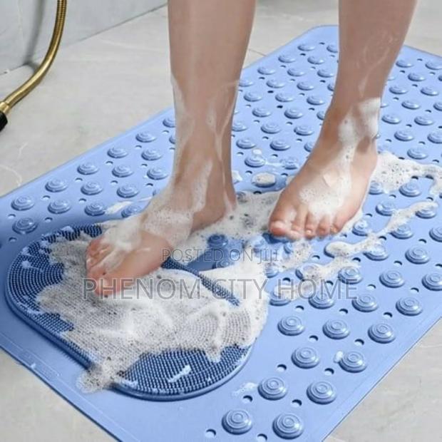 Anti-Slip Vinyl Bathroom Mat - main view