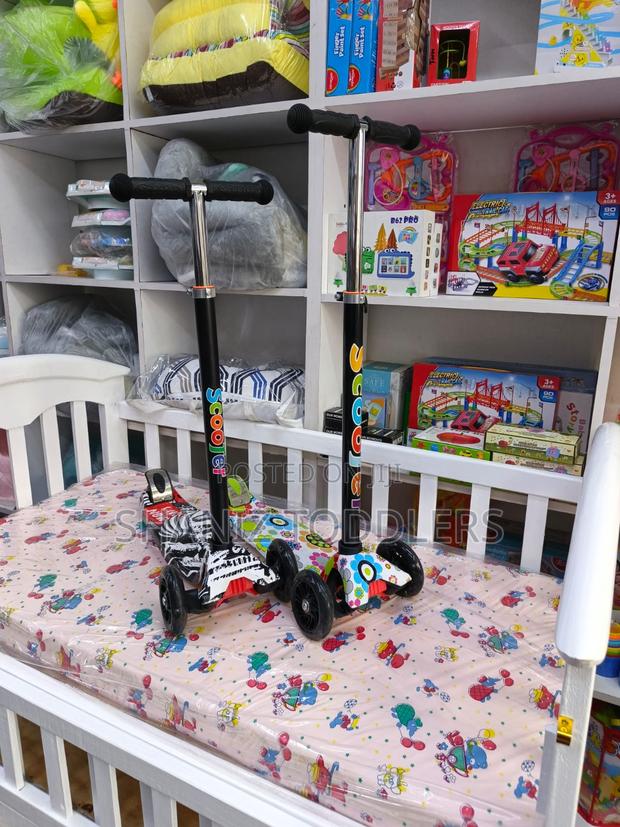 Durable Kids Scooter With 3 Wheels for Stability - main view