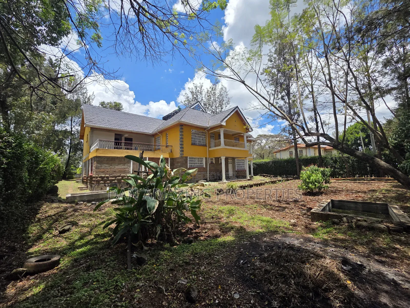5bdrm Maisonette in Thome On 1/2 Acre for sale