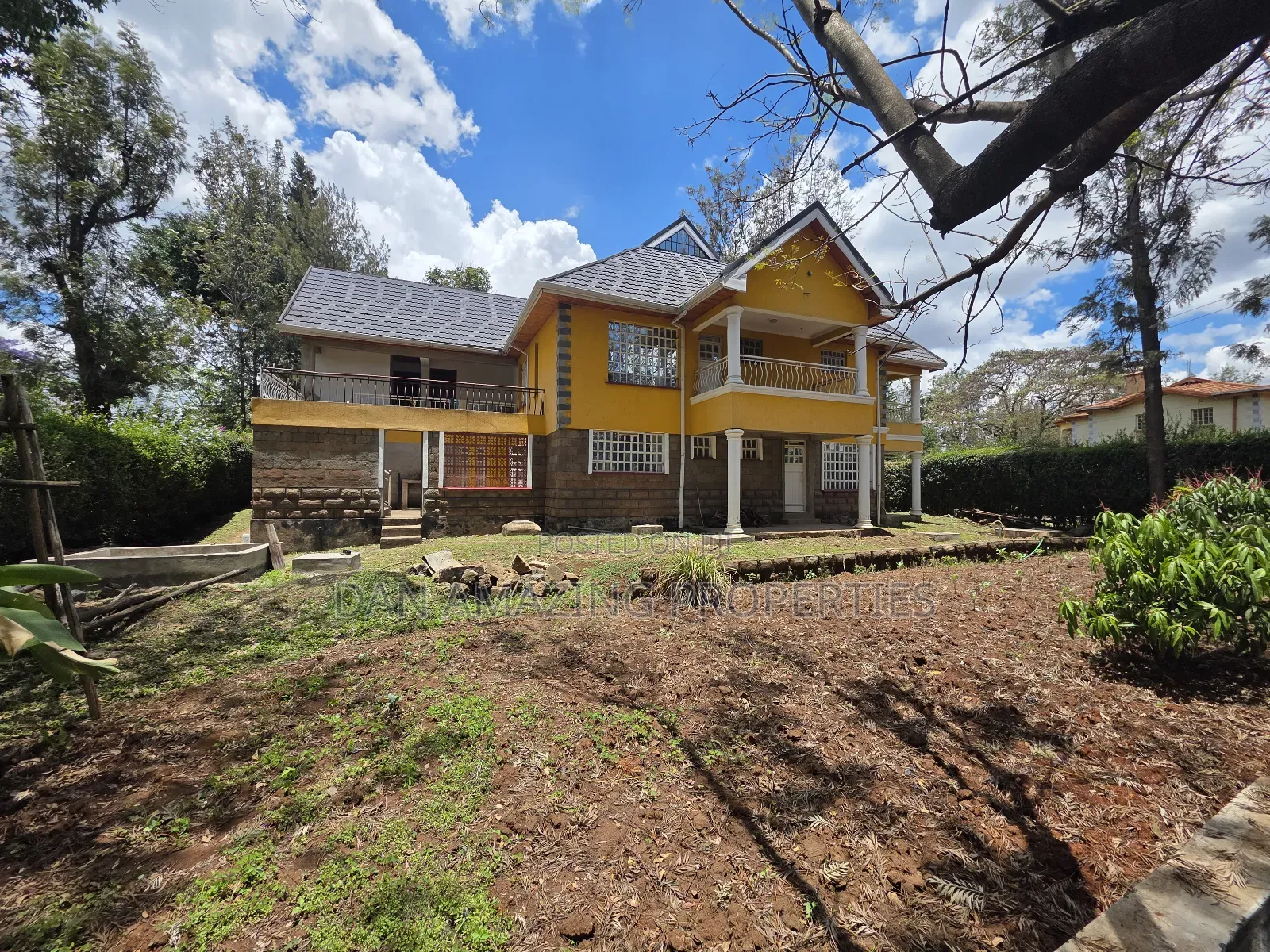 5bdrm Maisonette in Thome On 1/2 Acre for sale