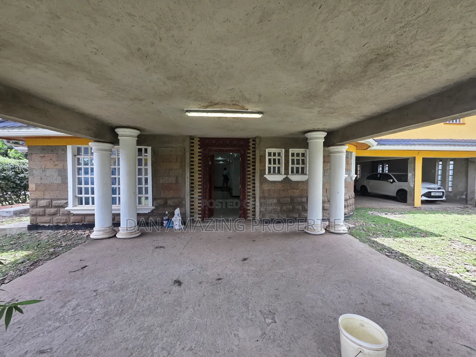 5bdrm Maisonette in Thome On 1/2 Acre for sale
