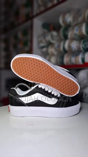 * Vans Knu Skool Vans Off the Wall Tripple Sole