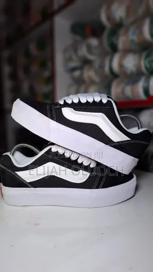 * Vans Knu Skool Vans Off the Wall Tripple Sole