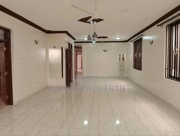 4bdrm Apartment in Beach Road Estate, Nyali for rent