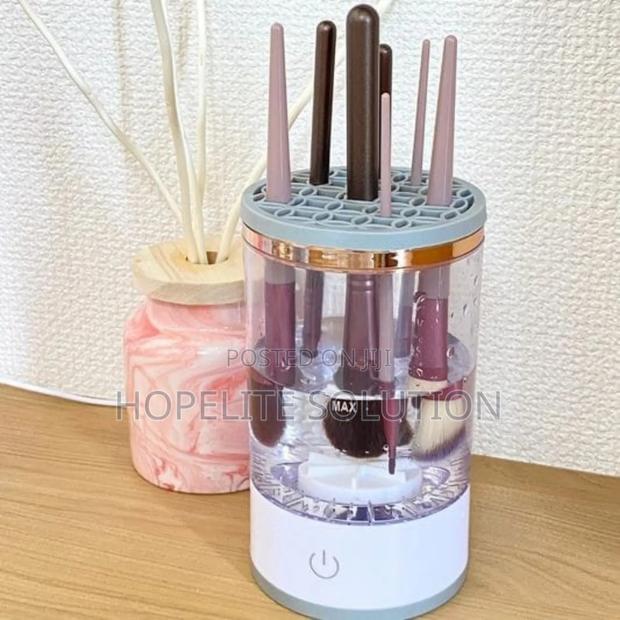 Automatic Electric Makeup Brush Cleaner - main view