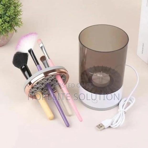 Automatic Electric Makeup Brush Cleaner - thumbnail 2