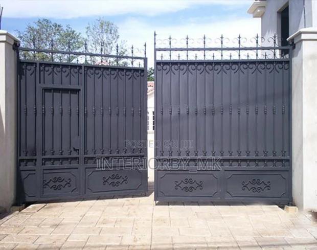 Anti-Rust Swing Gate With Artistic Touch