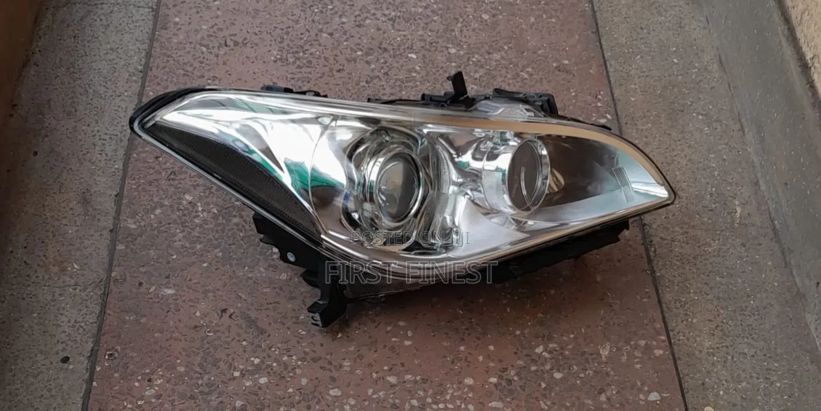 Fuga Y51 Xenon Headlight