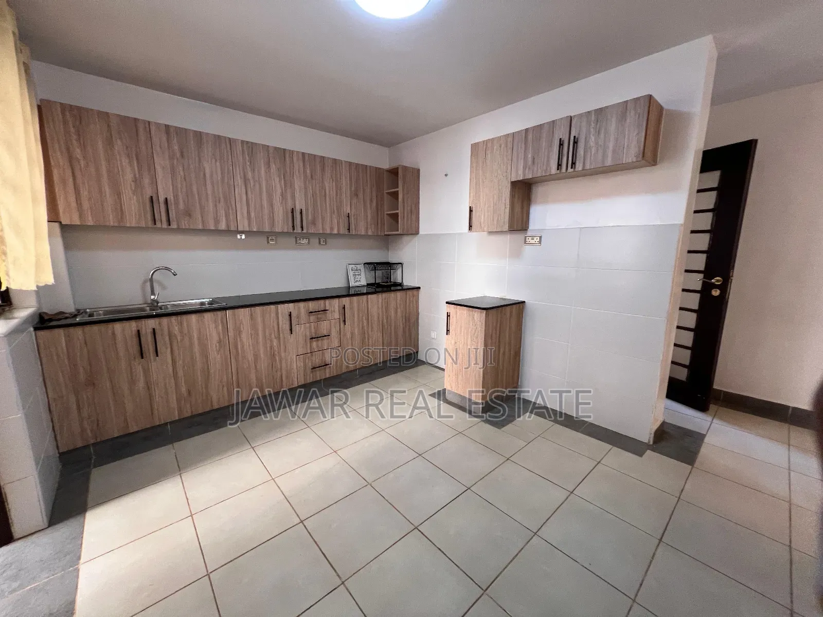 3bdrm Apartment in Mukiri Road, Uthiru for sale