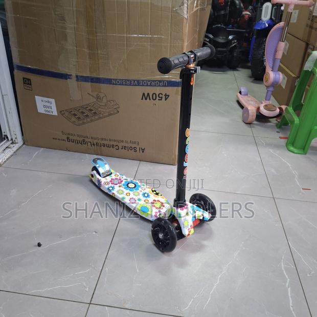 Scooter Foldable Adjuastable Scooters With Music Lights - main view