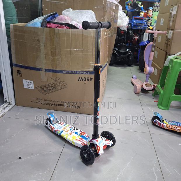 Scooter Foldable Adjuastable Scooters With Music Lights - thumbnail 3