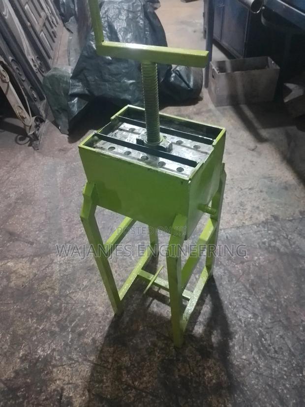 Manual Candle Making Machine - thumbnail 4