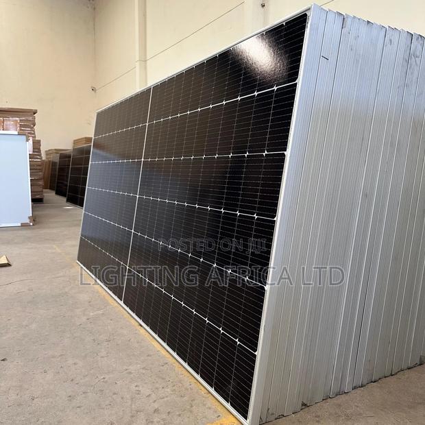 590 W - 51v Bifacial Monocrystalline All Weather Solar Panels - main view