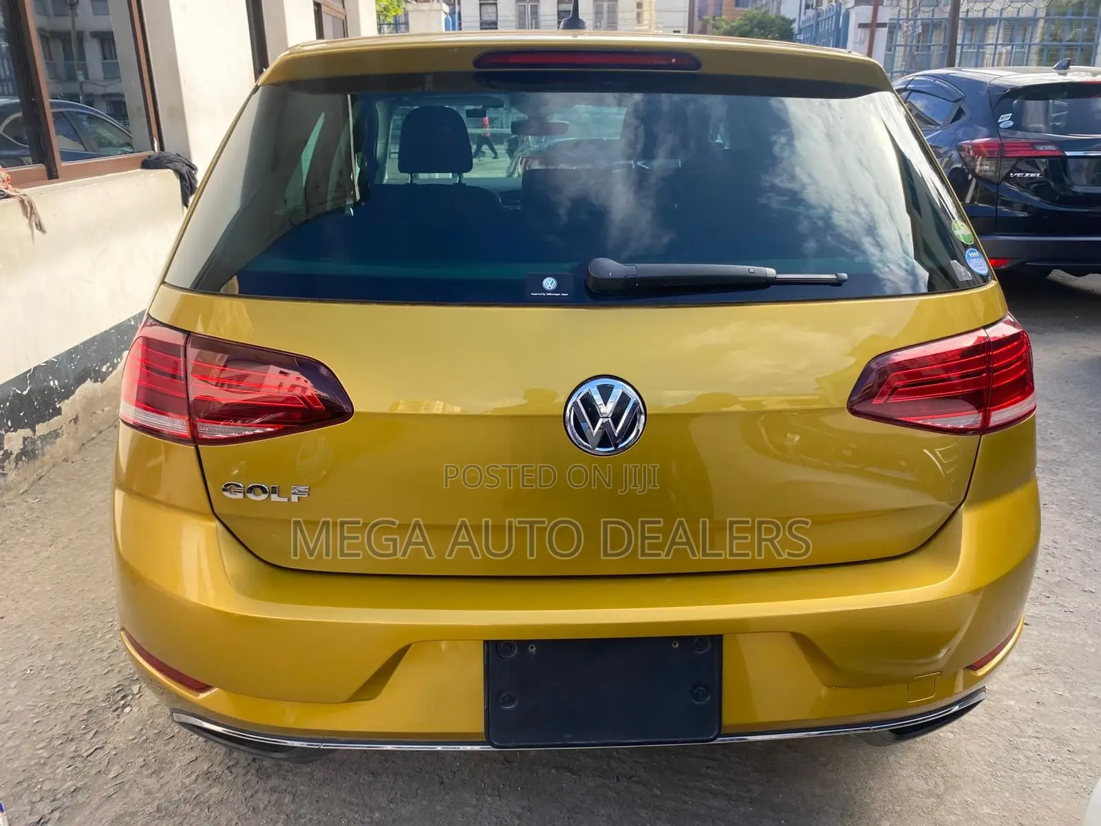 Volkswagen Golf 2018 Yellow