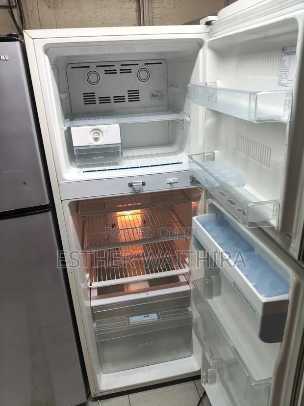 White Lg Double Doors Fridge - thumbnail 4