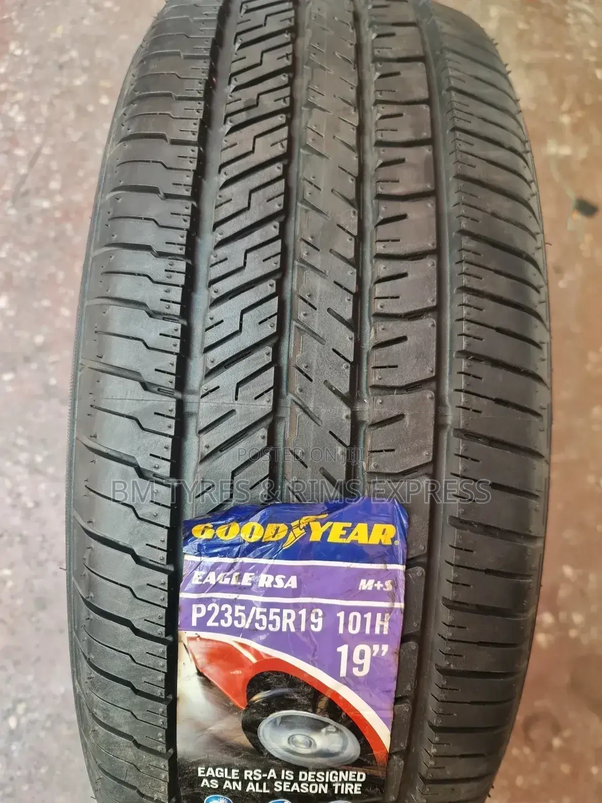 235 /55 R19 Goodyear Tyres. (Japan)