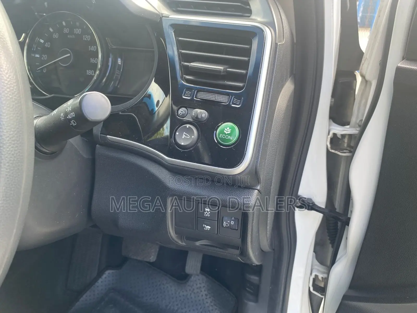 Honda Grace 2018 White