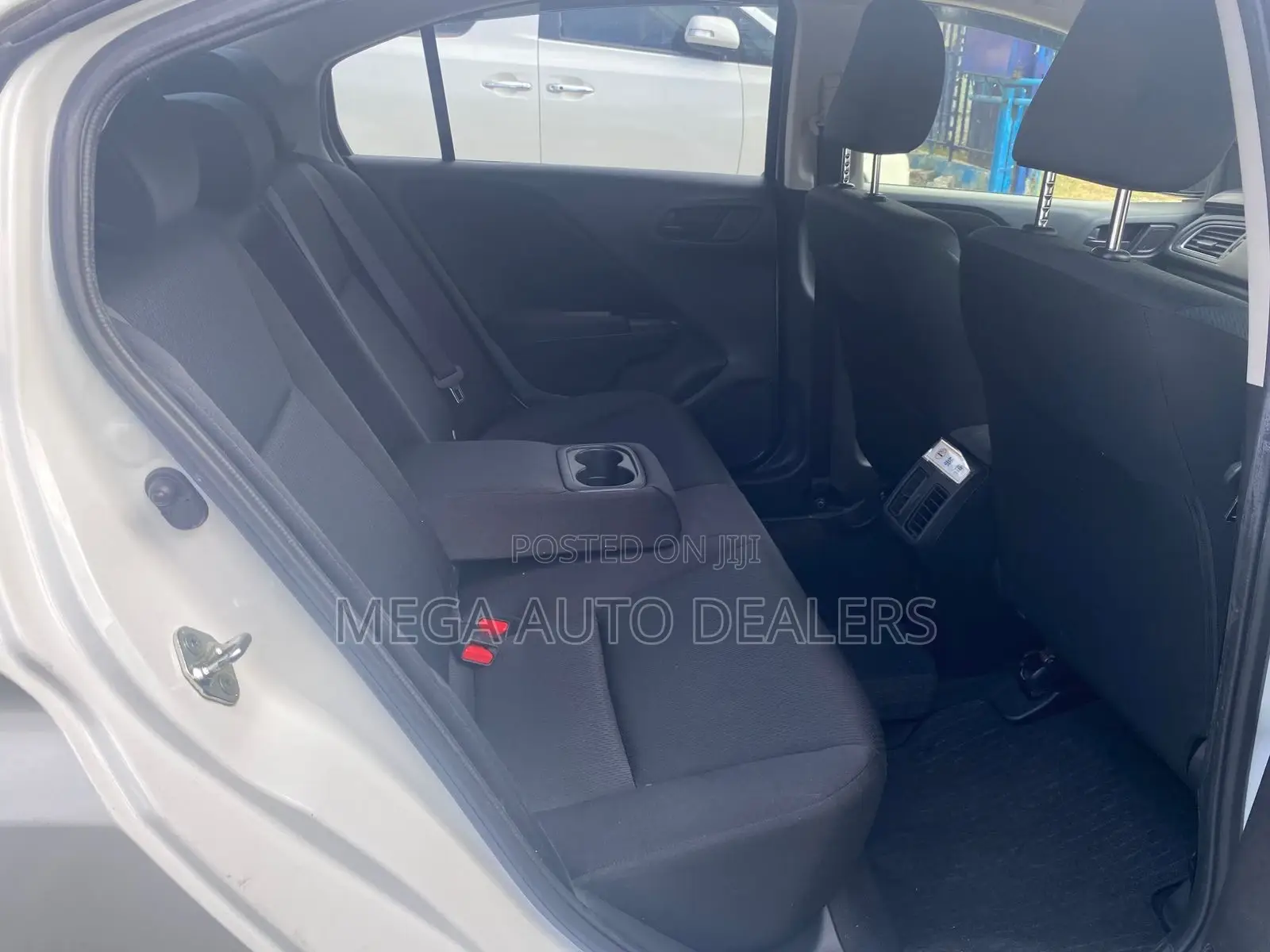 Honda Grace 2018 White