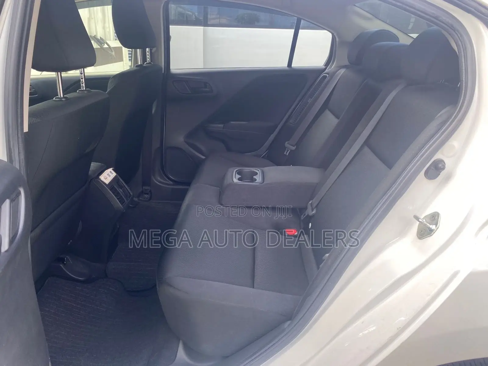Honda Grace 2018 White