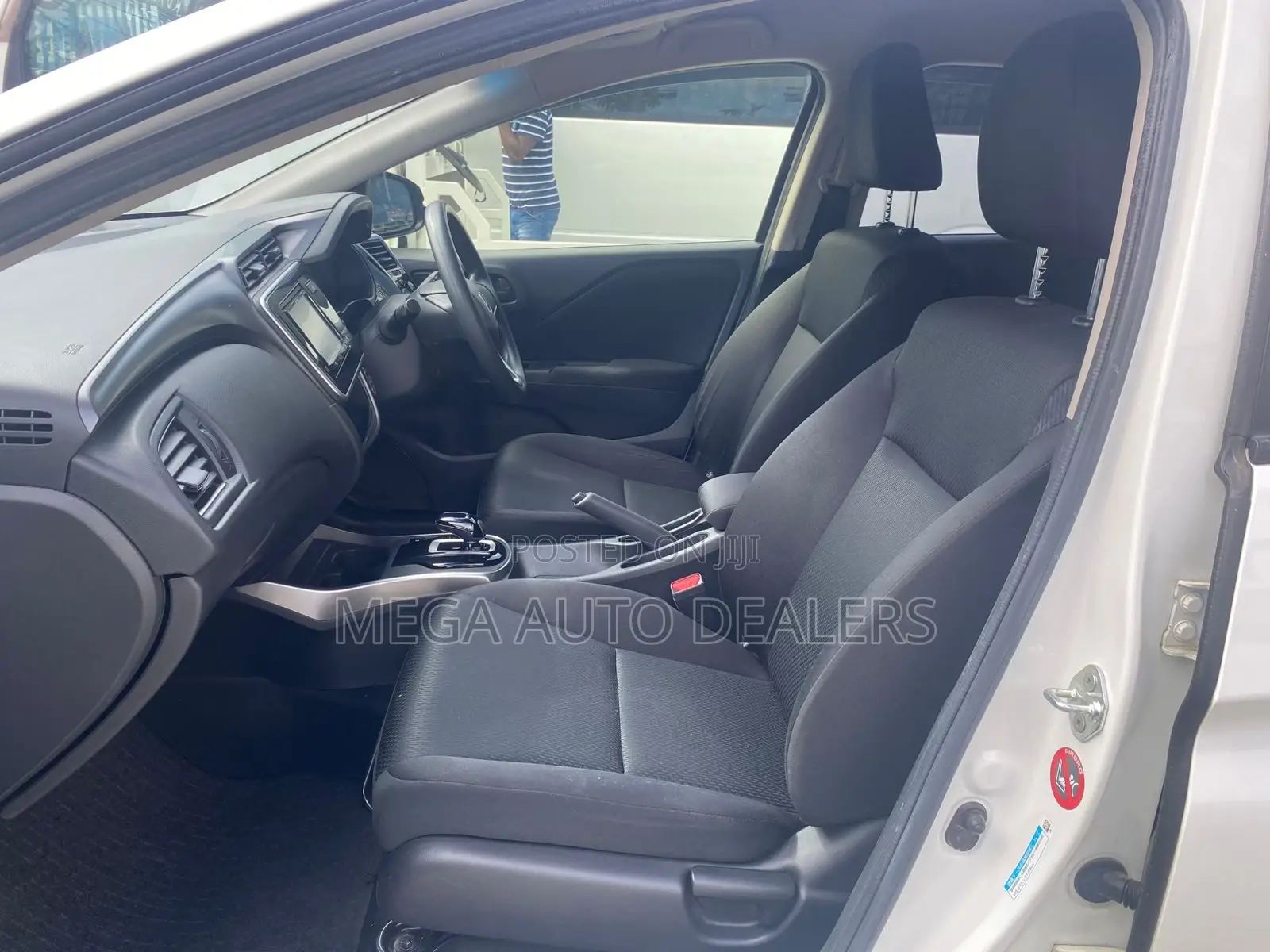 Honda Grace 2018 White