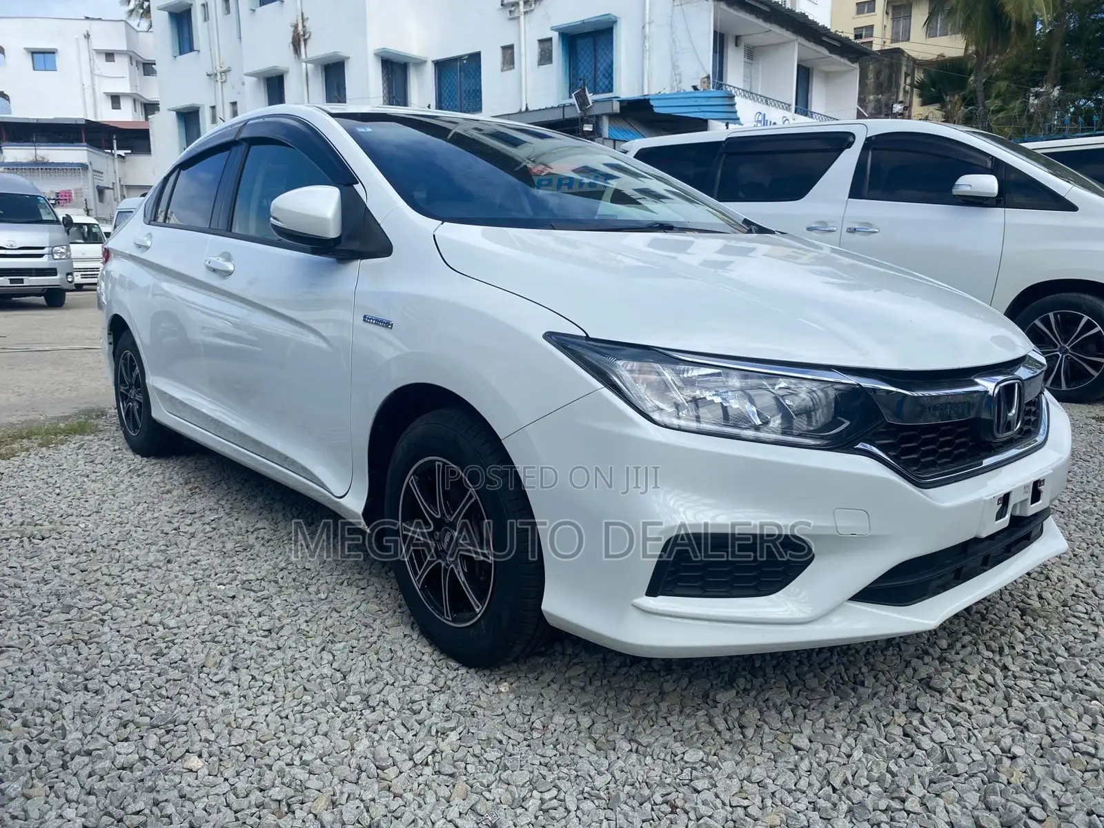 Honda Grace 2018 White